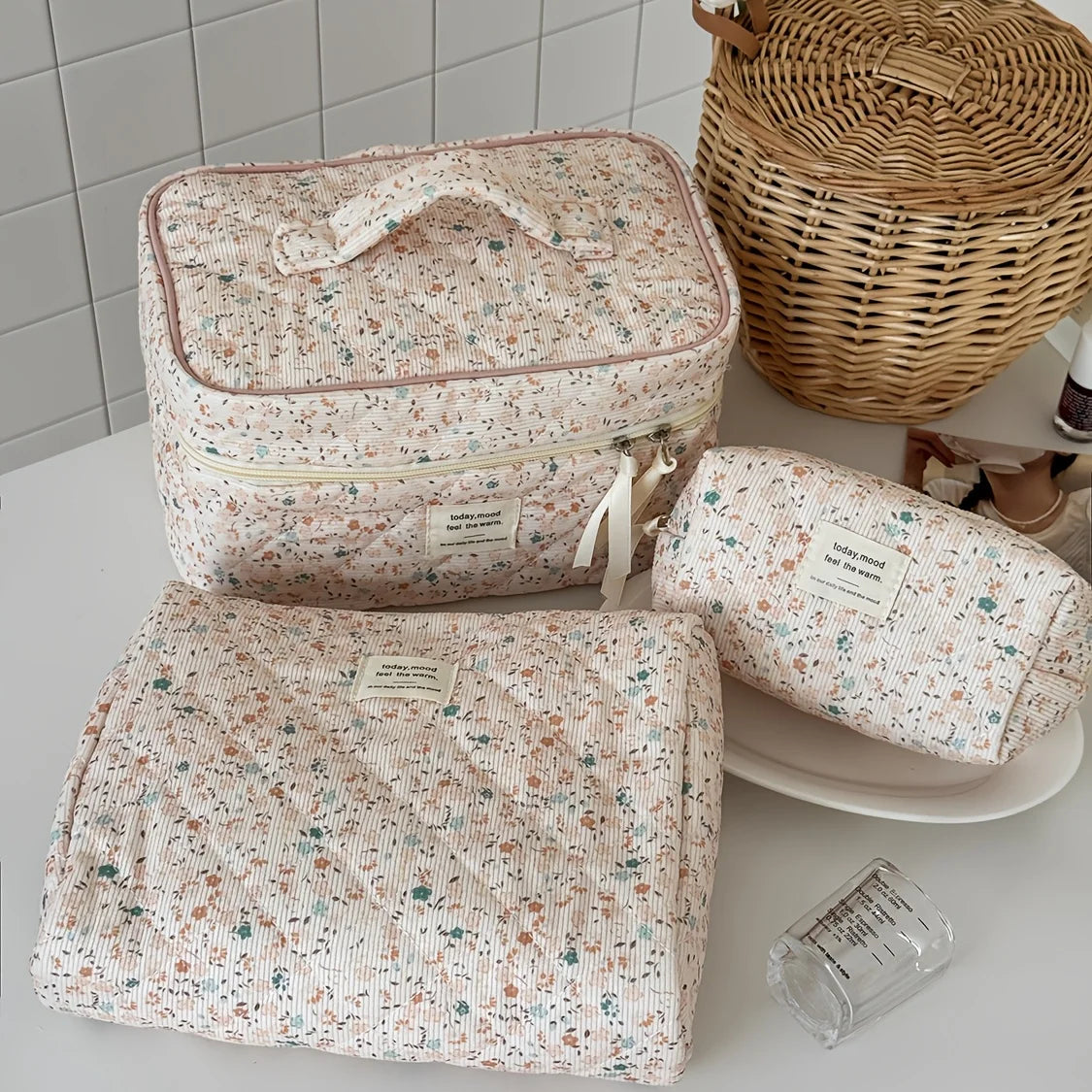 1pc Cute Flower Quilting Cotton Makeup Bag Women Zipper Cosmetic Organizer Female Cloth Handbag Portable Toiletry Case for Girls